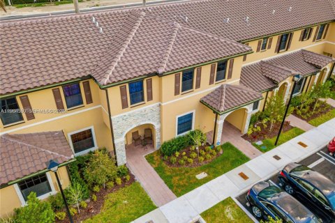 Townhouse in Homestead, Florida 3 bedrooms, 138.24 sq.m. № 2026177 - photo 24