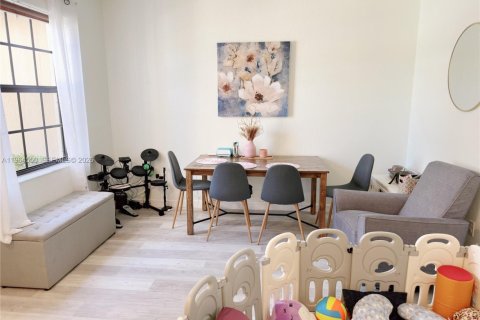 Townhouse in Homestead, Florida 3 bedrooms, 138.24 sq.m. № 2026177 - photo 3