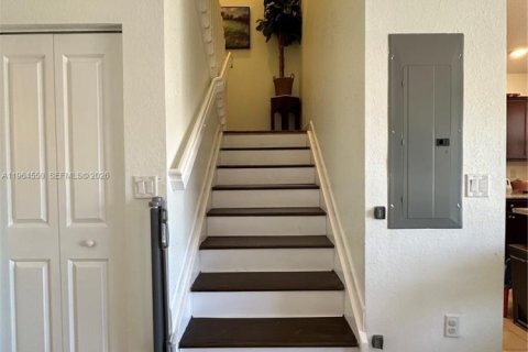 Townhouse in Homestead, Florida 3 bedrooms, 138.24 sq.m. № 2026177 - photo 8