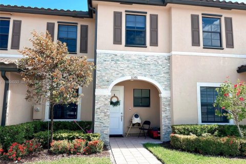 Townhouse in Homestead, Florida 3 bedrooms, 138.24 sq.m. № 2026177 - photo 2