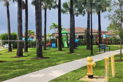 Townhouse in Homestead, Florida 3 bedrooms, 138.24 sq.m. № 2026177 - photo 28