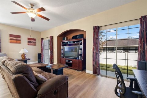 Touwnhouse à vendre à New Port Richey, Floride: 3 chambres, 154.4 m2 № 2420109 - photo 10