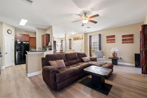 Touwnhouse à vendre à New Port Richey, Floride: 3 chambres, 154.4 m2 № 2420109 - photo 11