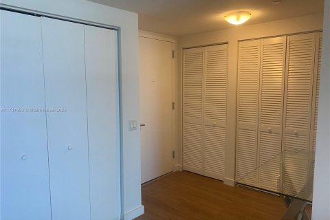 Copropriété à vendre à Miami, Floride: 45.34 m2 № 1705555 - photo 10