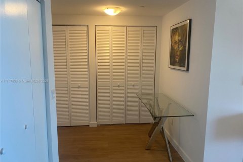 Copropriété à vendre à Miami, Floride: 45.34 m2 № 1705555 - photo 9