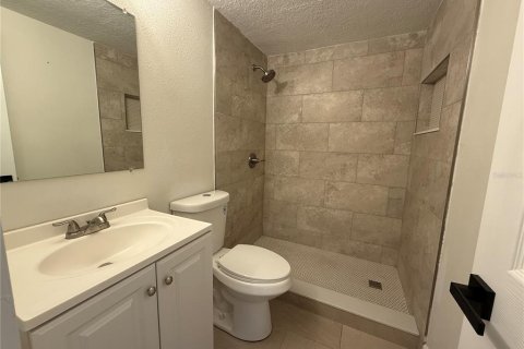 House in New Port Richey, Florida 3 bedrooms, 107.02 sq.m. № 2157436 - photo 14