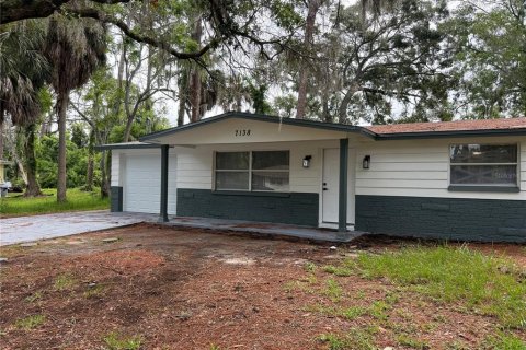 House in New Port Richey, Florida 3 bedrooms, 107.02 sq.m. № 2157436 - photo 3