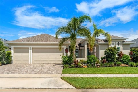 House in Melbourne, Florida 4 bedrooms, 244.7 sq.m. № 1885441 - photo 1
