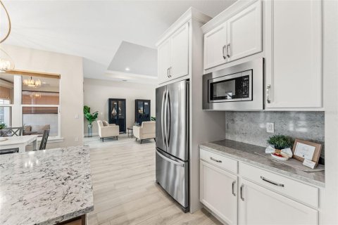 House in Melbourne, Florida 4 bedrooms, 244.7 sq.m. № 1885441 - photo 29