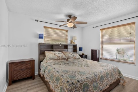 House in Pompano Beach, Florida 2 bedrooms, 112.13 sq.m. № 2248684 - photo 19