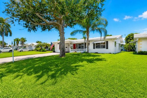 House in Pompano Beach, Florida 2 bedrooms, 112.13 sq.m. № 2248684 - photo 3