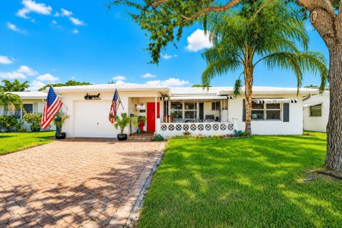 House in Pompano Beach, Florida 2 bedrooms, 112.13 sq.m. № 2248684