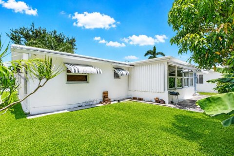 House in Pompano Beach, Florida 2 bedrooms, 112.13 sq.m. № 2248684 - photo 5