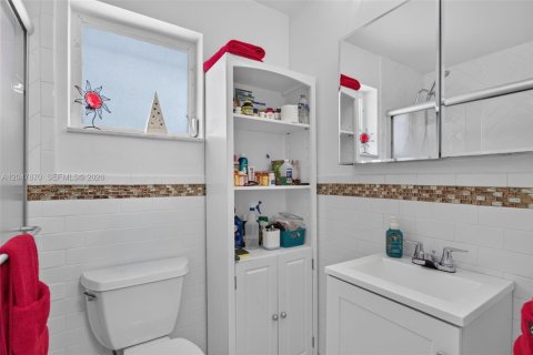House in Pompano Beach, Florida 2 bedrooms, 112.13 sq.m. № 2248684 - photo 21