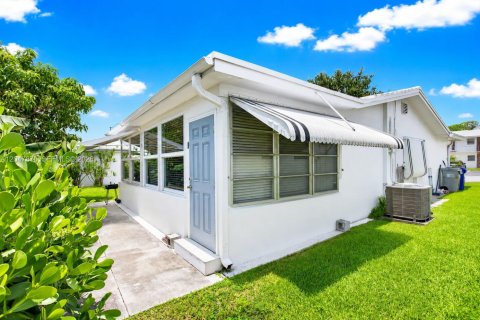 House in Pompano Beach, Florida 2 bedrooms, 112.13 sq.m. № 2248684 - photo 4