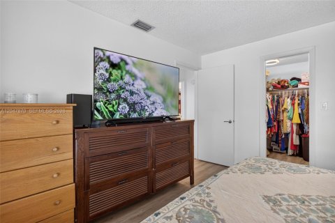 House in Pompano Beach, Florida 2 bedrooms, 112.13 sq.m. № 2248684 - photo 20