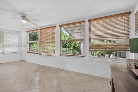 House in Pompano Beach, Florida 2 bedrooms, 112.13 sq.m. № 2248684 - photo 18