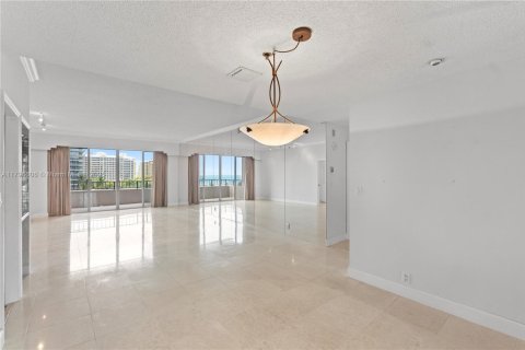 Condo in Key Biscayne, Florida, 2 bedrooms  № 1770313 - photo 19