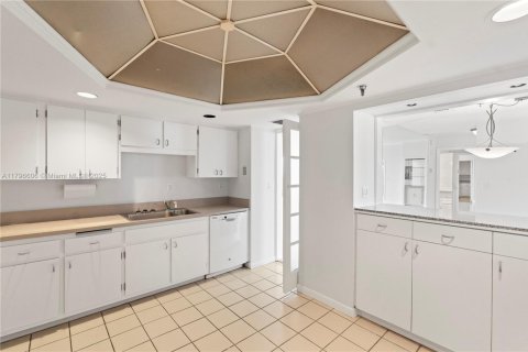 Condo in Key Biscayne, Florida, 2 bedrooms  № 1770313 - photo 26