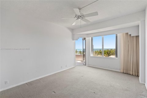 Condo in Key Biscayne, Florida, 2 bedrooms  № 1770313 - photo 3