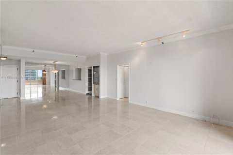 Condo in Key Biscayne, Florida, 2 bedrooms  № 1770313 - photo 23