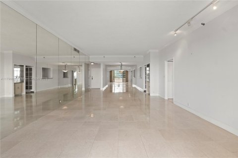 Condo in Key Biscayne, Florida, 2 bedrooms  № 1770313 - photo 20