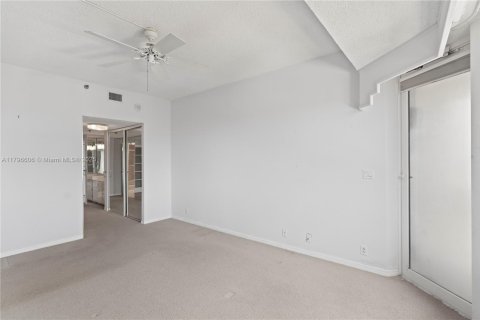 Condo in Key Biscayne, Florida, 2 bedrooms  № 1770313 - photo 6