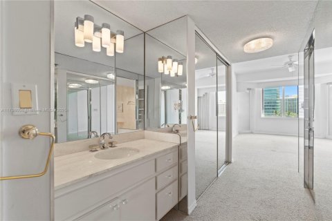 Condo in Key Biscayne, Florida, 2 bedrooms  № 1770313 - photo 9