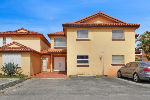 Adosado en venta en Miami, Florida, 4 dormitorios, 170.94 m2 № 1921812 - foto 24