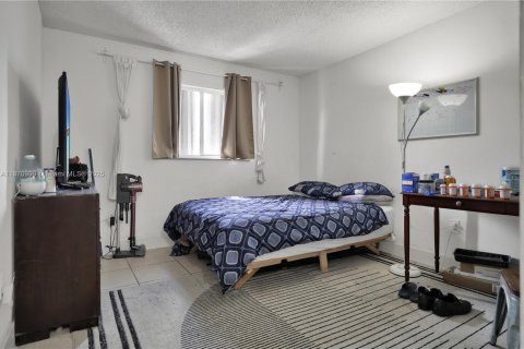 Adosado en venta en Miami, Florida, 4 dormitorios, 170.94 m2 № 1921812 - foto 21