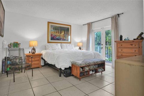 Adosado en venta en Miami, Florida, 4 dormitorios, 170.94 m2 № 1921812 - foto 16