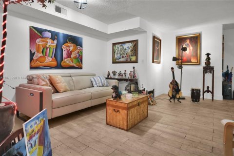 Adosado en venta en Miami, Florida, 4 dormitorios, 170.94 m2 № 1921812 - foto 3