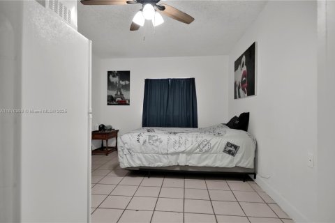 Adosado en venta en Miami, Florida, 4 dormitorios, 170.94 m2 № 1921812 - foto 14