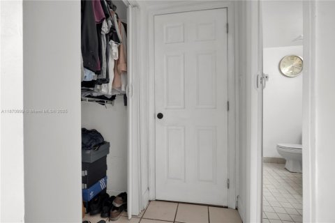 Adosado en venta en Miami, Florida, 4 dormitorios, 170.94 m2 № 1921812 - foto 13