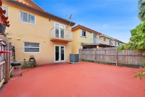 Adosado en venta en Miami, Florida, 4 dormitorios, 170.94 m2 № 1921812 - foto 9