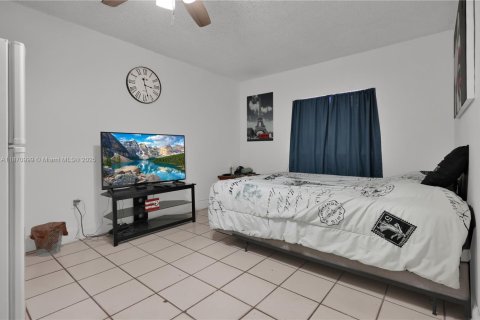 Adosado en venta en Miami, Florida, 4 dormitorios, 170.94 m2 № 1921812 - foto 15