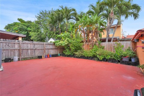Adosado en venta en Miami, Florida, 4 dormitorios, 170.94 m2 № 1921812 - foto 7