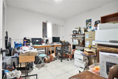 Adosado en venta en Miami, Florida, 4 dormitorios, 170.94 m2 № 1921812 - foto 22
