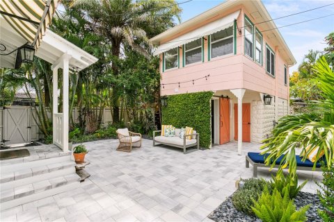 House in Saint Petersburg, Florida 1 bedroom, 53.88 sq.m. № 1911024 - photo 1
