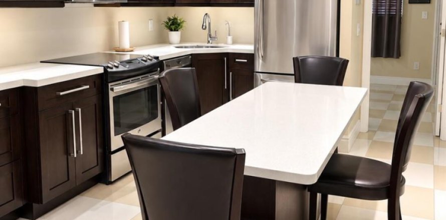 Condo in Hallandale Beach, Florida, 1 bedroom  № 2363536