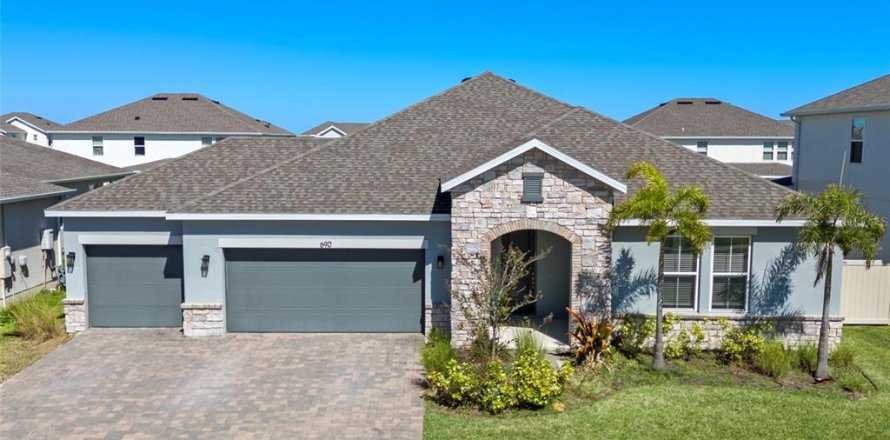 Casa en Minneola, Florida 4 dormitorios, 251.77 m2 № 1639905