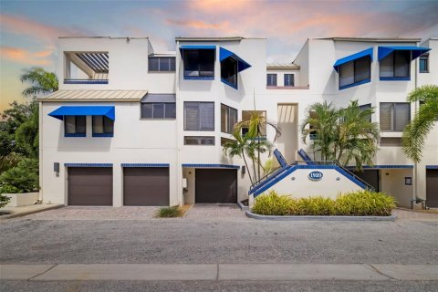 Adosado en Longboat Key, Florida 2 dormitorios, 157 m2 № 2411698