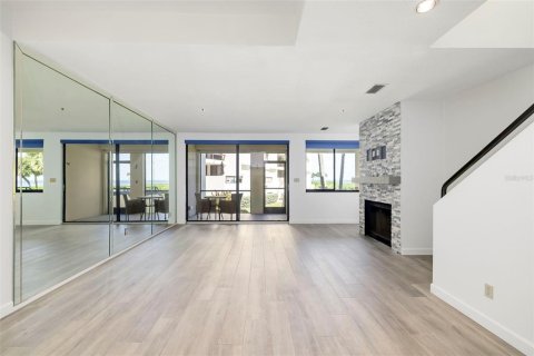 Adosado en venta en Longboat Key, Florida, 2 dormitorios, 157 m2 № 2411698 - foto 17