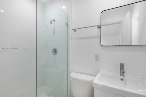 Villa ou maison à louer à Miami, Floride: 2 chambres, 92.9 m2 № 1964962 - photo 10