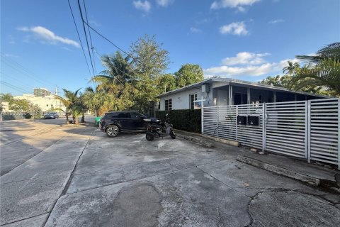 Villa ou maison à louer à Miami, Floride: 2 chambres, 92.9 m2 № 1964962 - photo 16