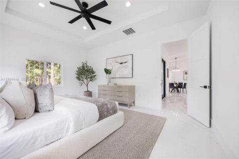 Casa en venta en Miami, Florida, 5 dormitorios, 255.85 m2 № 1983784 - foto 16