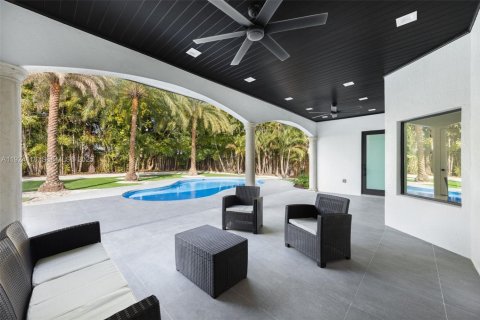 Casa en venta en Miami, Florida, 5 dormitorios, 255.85 m2 № 1983784 - foto 27