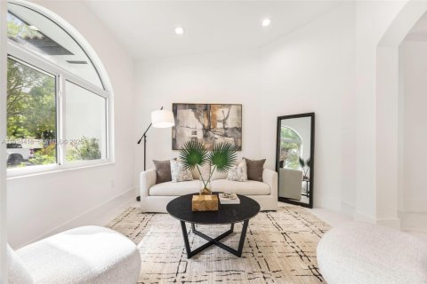 Casa en venta en Miami, Florida, 5 dormitorios, 255.85 m2 № 1983784 - foto 5