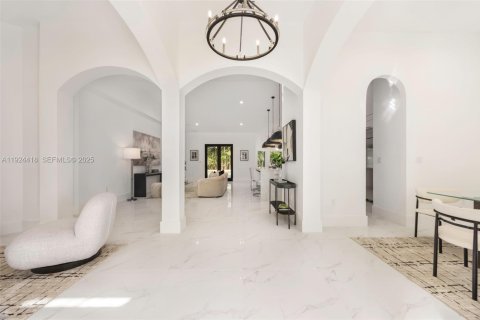Casa en venta en Miami, Florida, 5 dormitorios, 255.85 m2 № 1983784 - foto 4