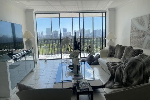 Снять в аренду кондоминиум в Авентура, Флорида 2 спальни, 121.98м2, № 1971247 - фото 10